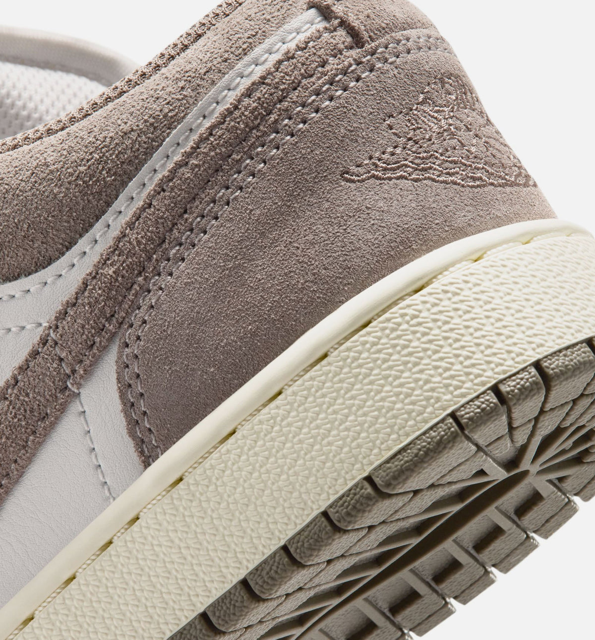 Air Jordan 1 Low Grade School – Olive Grey/Enigma Stone/Summit White