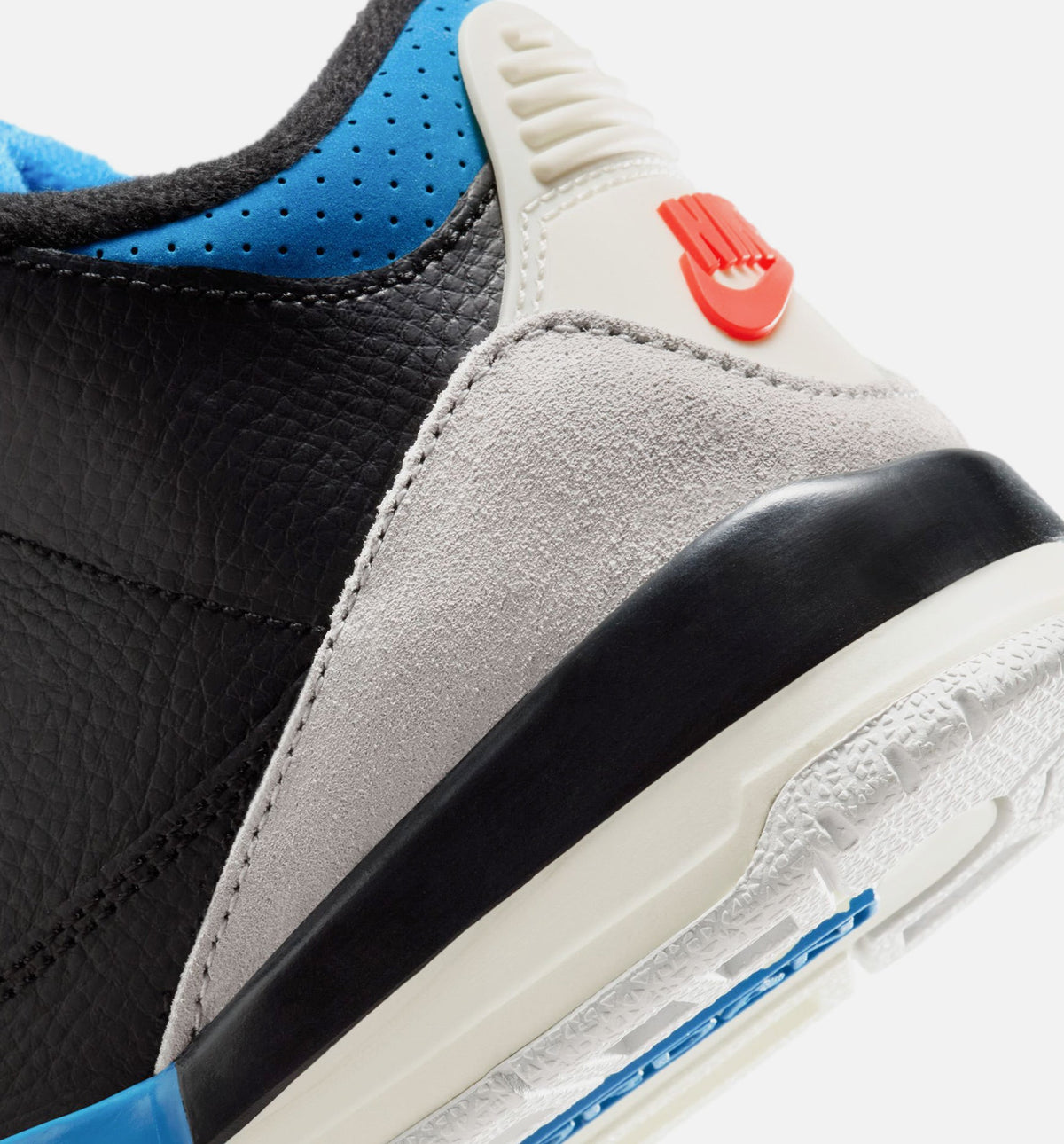 Air Jordan 3 Retro OG Rare Air Preschool – Black/Chile Red/Neutral Grey
