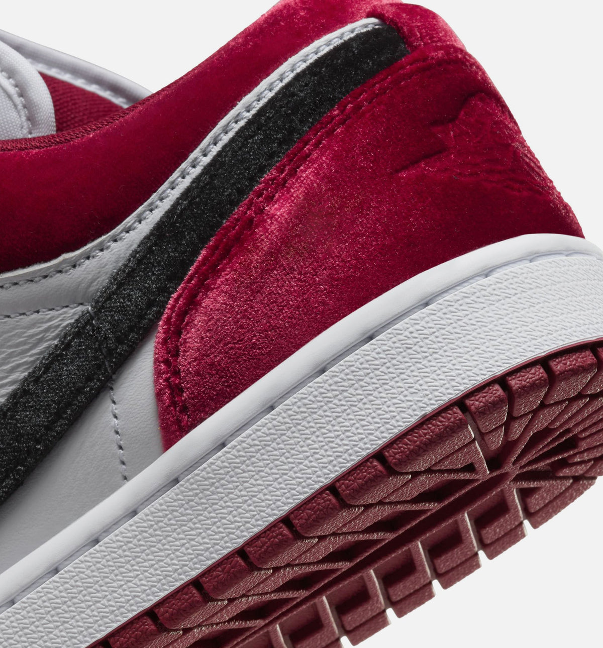 Air Jordan 1 Low SE Velvet – Women's Lifestyle Shoe | Black/Gym Red/White